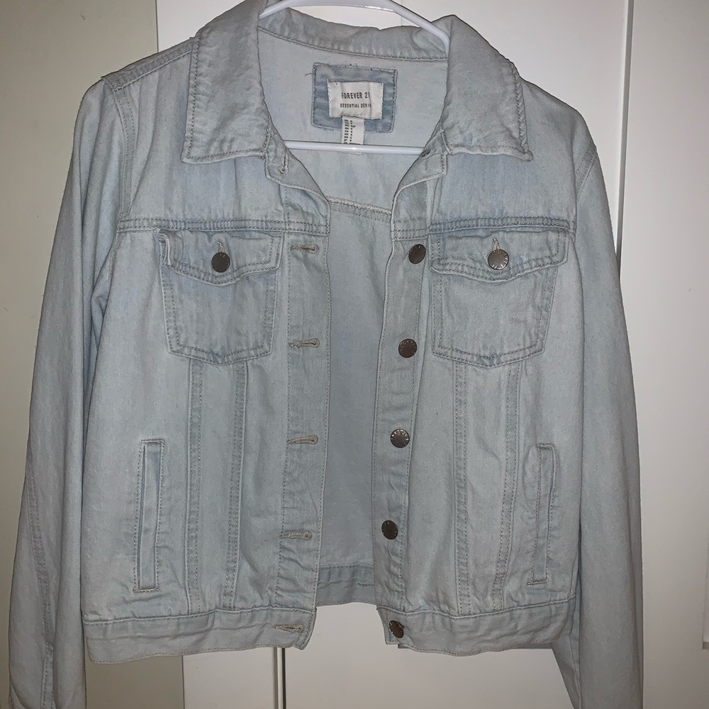 😎5 for $25😎 Forever 21 light wash denim jacket